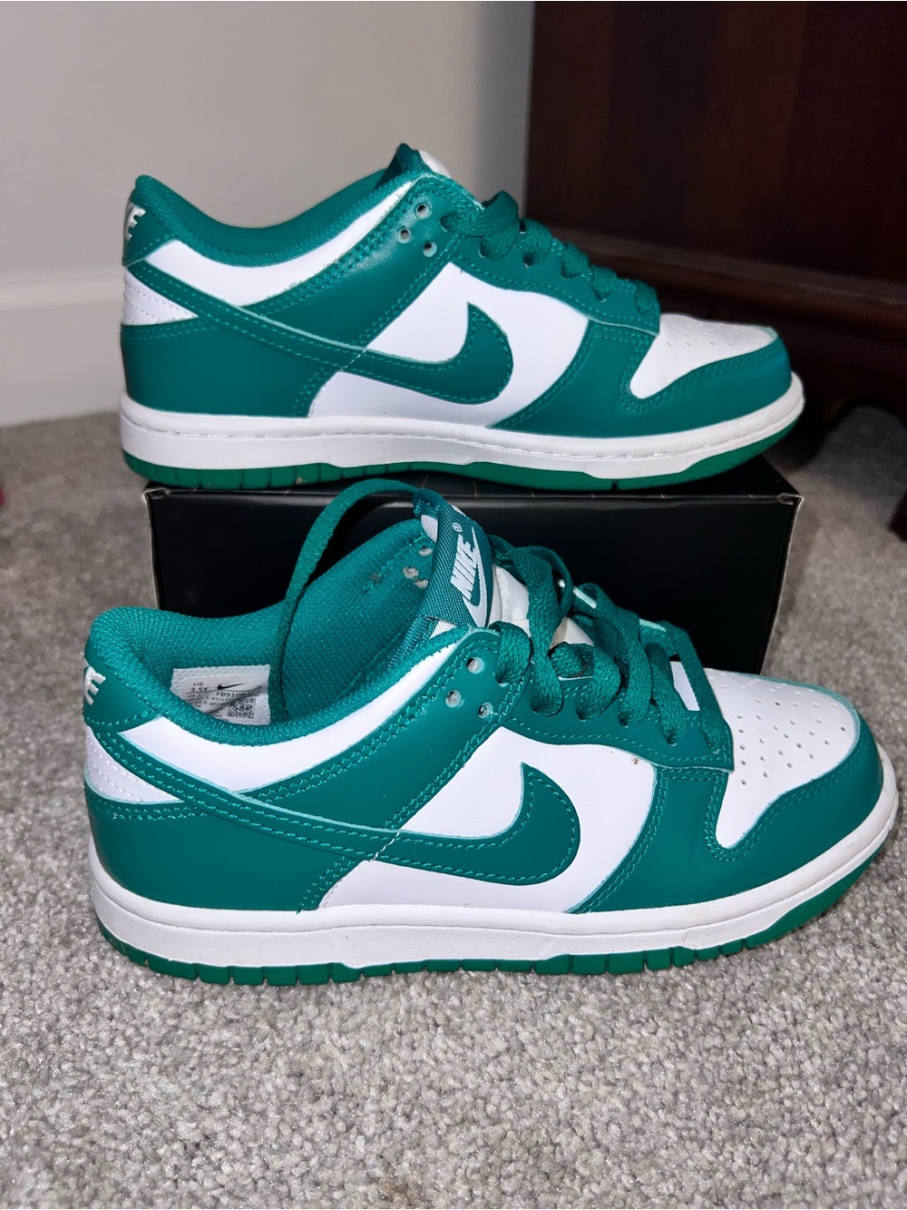 Nike Kids Green and White Low-Top Sneakers